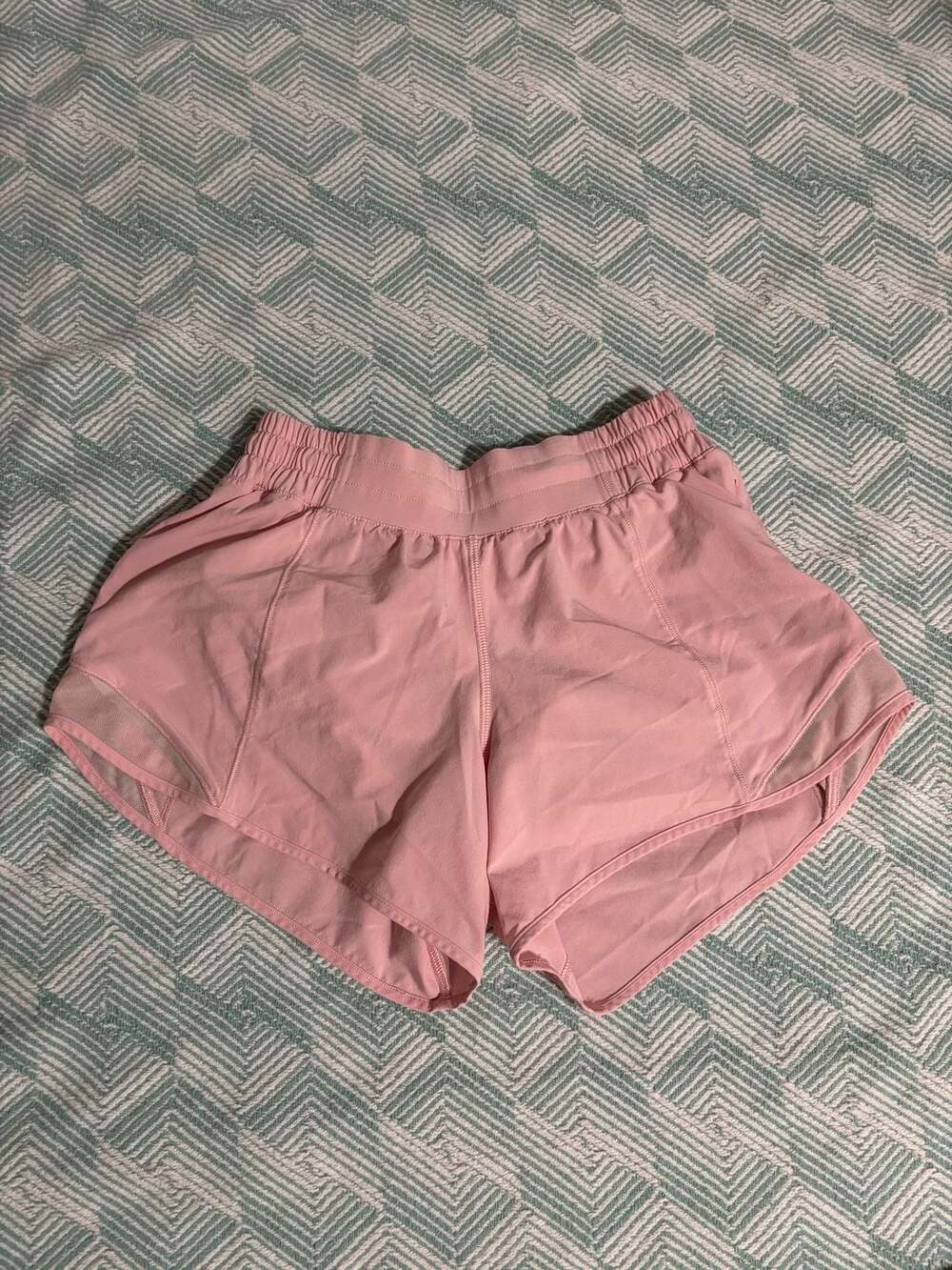 Lululemon Hotty Hot Low-Rise Lined Short 2.5" in Pink